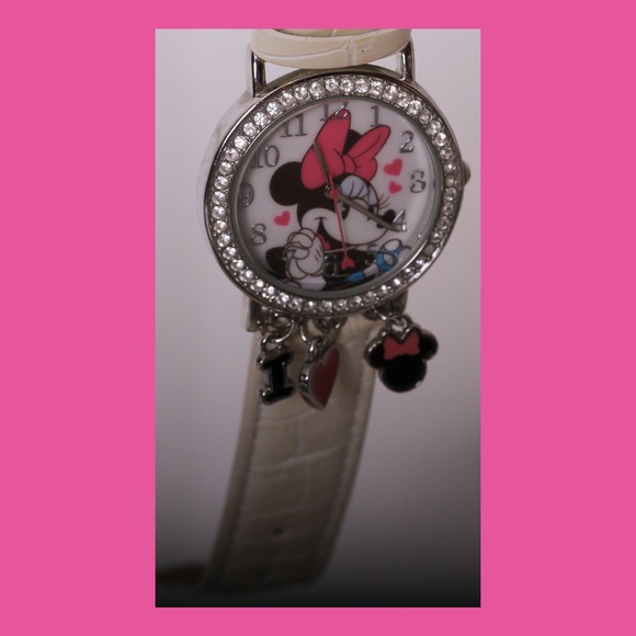 [GIVEN as a FREE GIFT w/PURCHASE 01/26/20] Watch - Picture 4 of 6